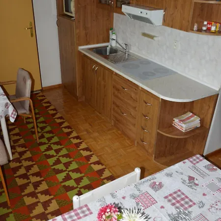 Tomi Apartman *